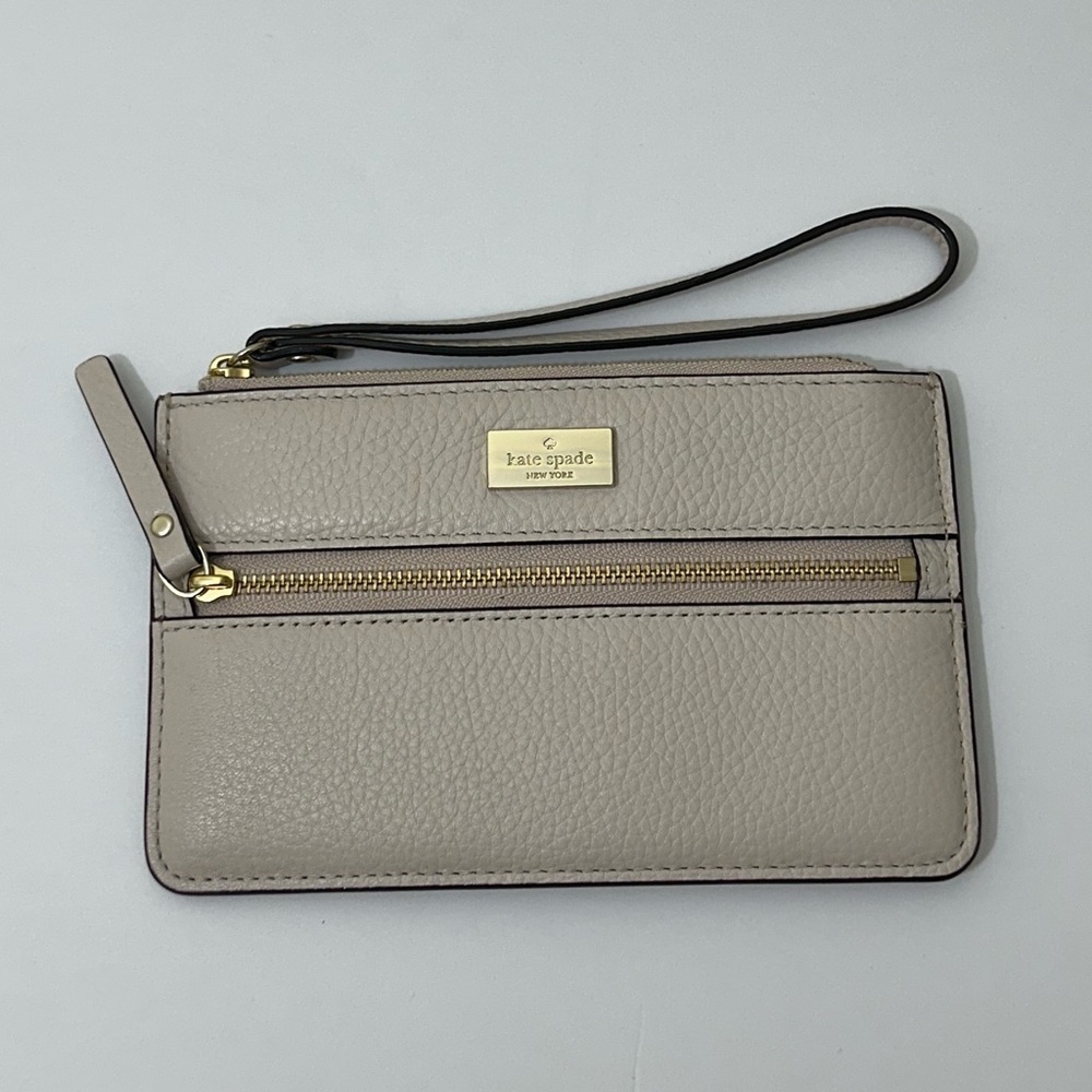Kate spade || womans leather beige wristlet